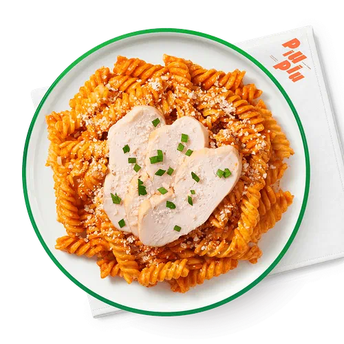 Паста Фузилли с соусом Ромеско и куриной грудкой Су-вид Piu Piu
